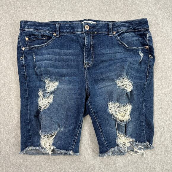 Torrid Bermuda Shorts WMNS 18 Plus #12892246 Blue Med Wash Distressed Frayed Hem - Picture 1 of 10